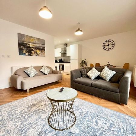 2 Double Beds Or 4 Singles, 2 Bathrooms, Free Parking, Smart Tv'S, Close To Gunwharf Quays, Beach & Historic Dockyard Portsmouth Luaran gambar