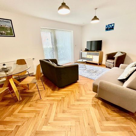 2 Double Beds Or 4 Singles, 2 Bathrooms, Free Parking, Smart Tv'S, Close To Gunwharf Quays, Beach & Historic Dockyard Portsmouth Luaran gambar
