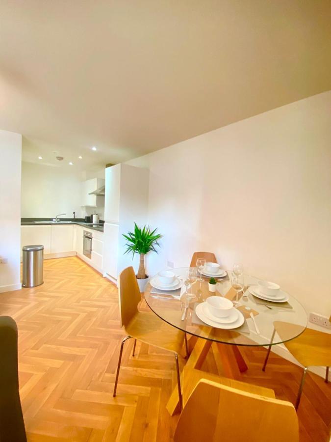 2 Double Beds Or 4 Singles, 2 Bathrooms, Free Parking, Smart Tv'S, Close To Gunwharf Quays, Beach & Historic Dockyard Portsmouth Luaran gambar