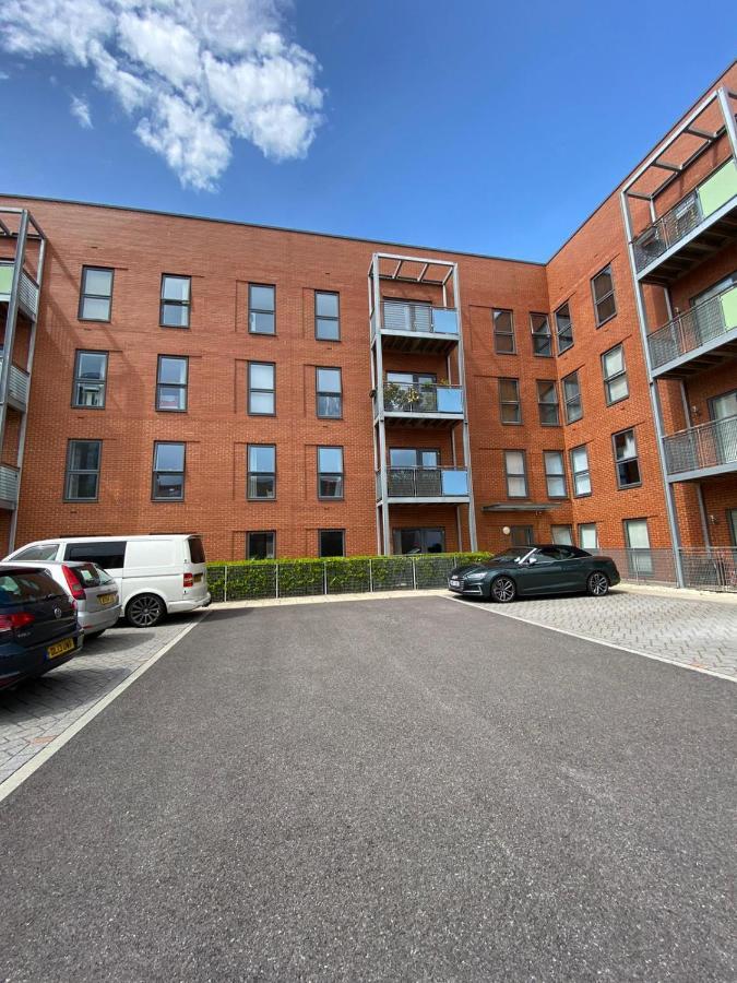 2 Double Beds Or 4 Singles, 2 Bathrooms, Free Parking, Smart Tv'S, Close To Gunwharf Quays, Beach & Historic Dockyard Portsmouth Luaran gambar