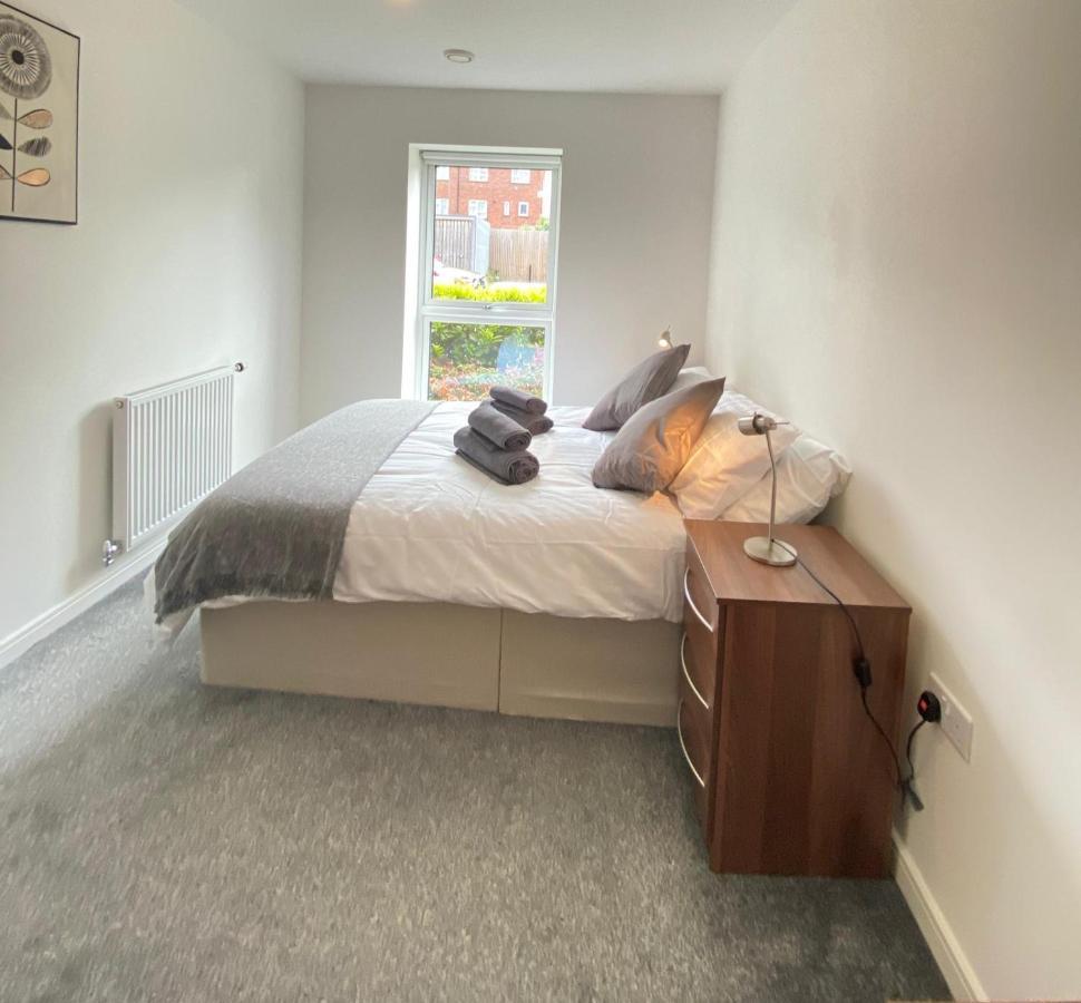 2 Double Beds Or 4 Singles, 2 Bathrooms, Free Parking, Smart Tv'S, Close To Gunwharf Quays, Beach & Historic Dockyard Portsmouth Luaran gambar