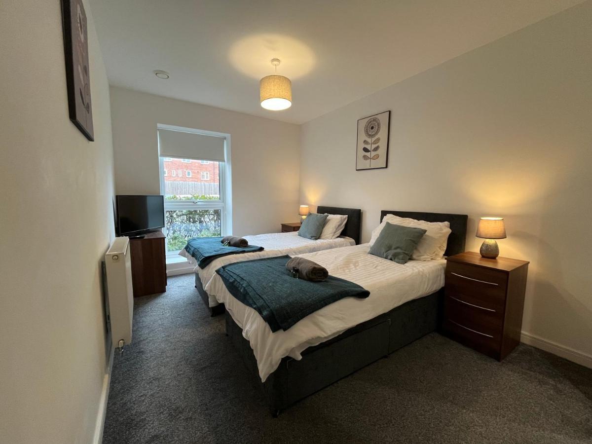2 Double Beds Or 4 Singles, 2 Bathrooms, Free Parking, Smart Tv'S, Close To Gunwharf Quays, Beach & Historic Dockyard Portsmouth Luaran gambar