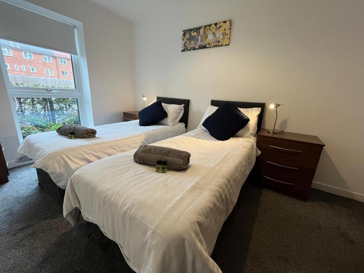 2 Double Beds Or 4 Singles, 2 Bathrooms, Free Parking, Smart Tv'S, Close To Gunwharf Quays, Beach & Historic Dockyard Portsmouth Luaran gambar