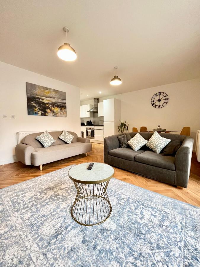 2 Double Beds Or 4 Singles, 2 Bathrooms, Free Parking, Smart Tv'S, Close To Gunwharf Quays, Beach & Historic Dockyard Portsmouth Luaran gambar