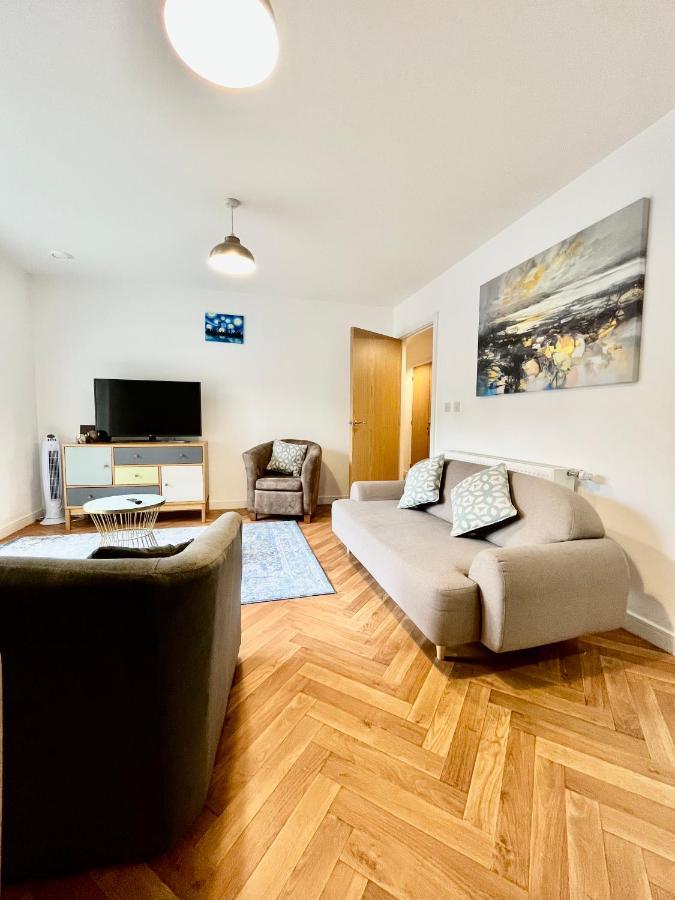 2 Double Beds Or 4 Singles, 2 Bathrooms, Free Parking, Smart Tv'S, Close To Gunwharf Quays, Beach & Historic Dockyard Portsmouth Luaran gambar